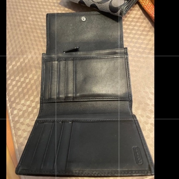 Coach Wallet Authentic - Picture 2 of 2